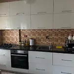 Tek Luani