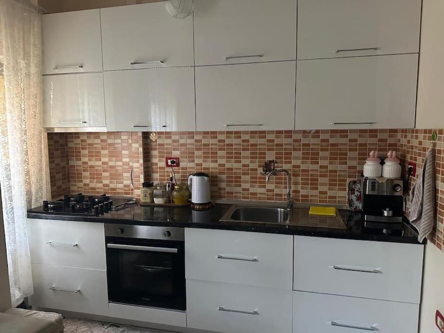 Apartament Tek Luani